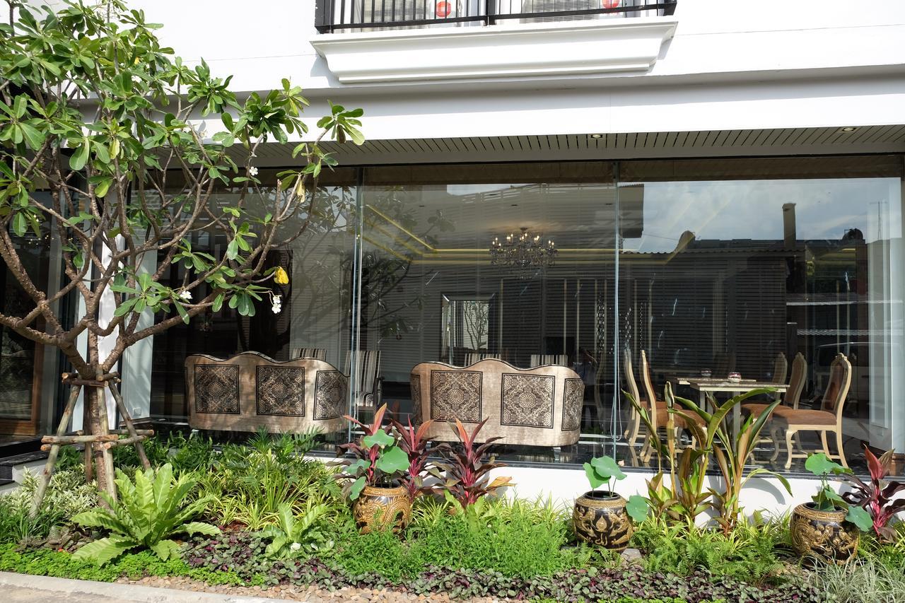 Methavalai Residence Hotel Bangkok Exterior foto