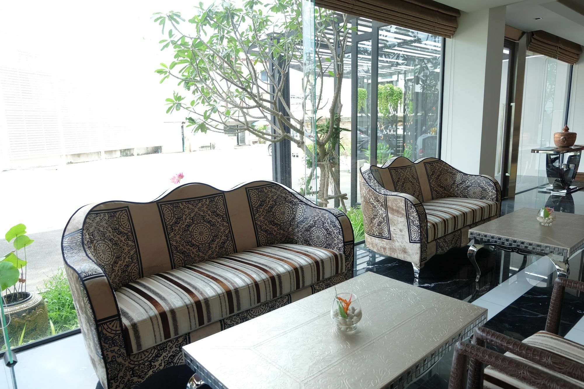 Methavalai Residence Hotel Bangkok Exterior foto